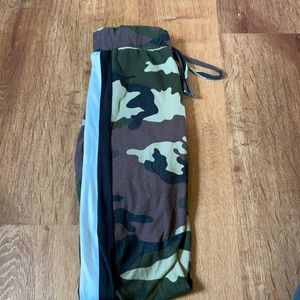 Camo style juniors sweat pants
